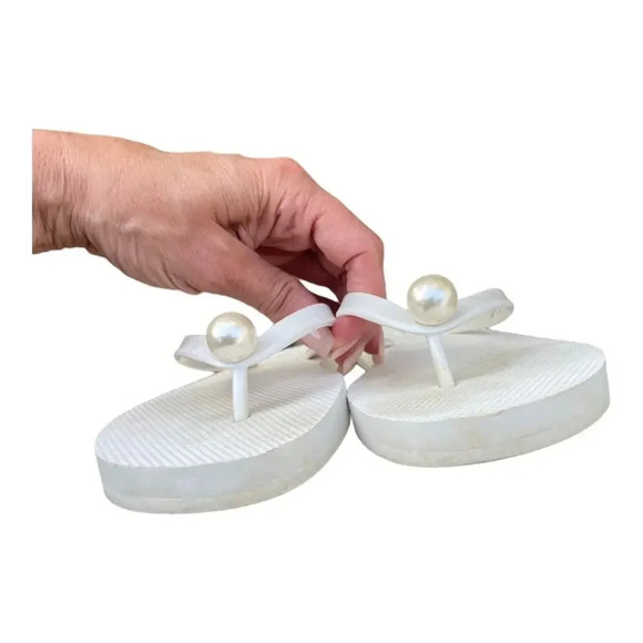 Stuart Weitzman white pearl flip flop size 6 - Picture 4 of 6